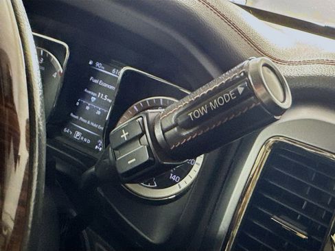 Used 2016 Nissan Titan Platinum Reserve image 19