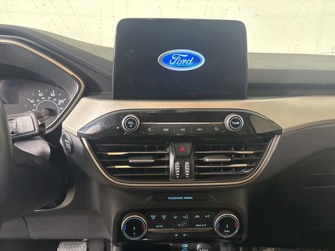 Used 2022 Ford Escape SE w/ SE Sport Appearance Package FWD image 15