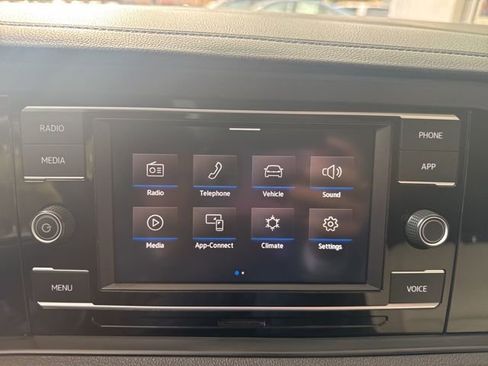 Used 2020 Volkswagen Jetta R-Line w/ R-Line Cold Weather Package image 23