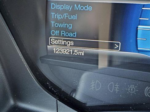 Used 2017 Ford Expedition Limited w/ Equipment Group 301A RWD image 46