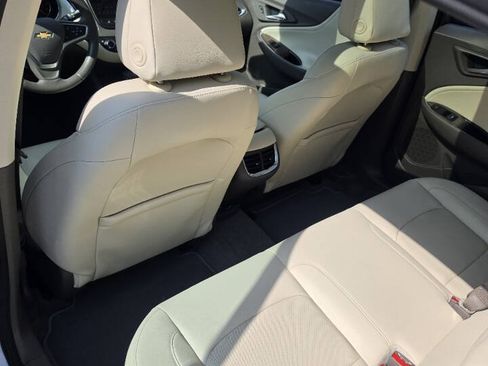 Used 2022 Chevrolet Malibu Premier FWD image 23