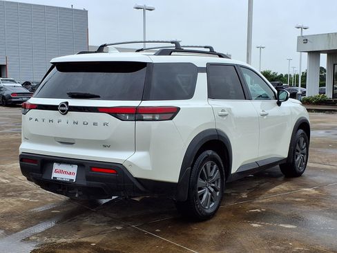 Used 2024 Nissan Pathfinder SV FWD image 10