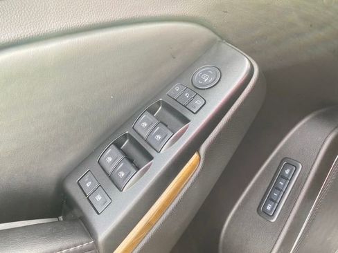 Used 2016 GMC Yukon Denali image 18