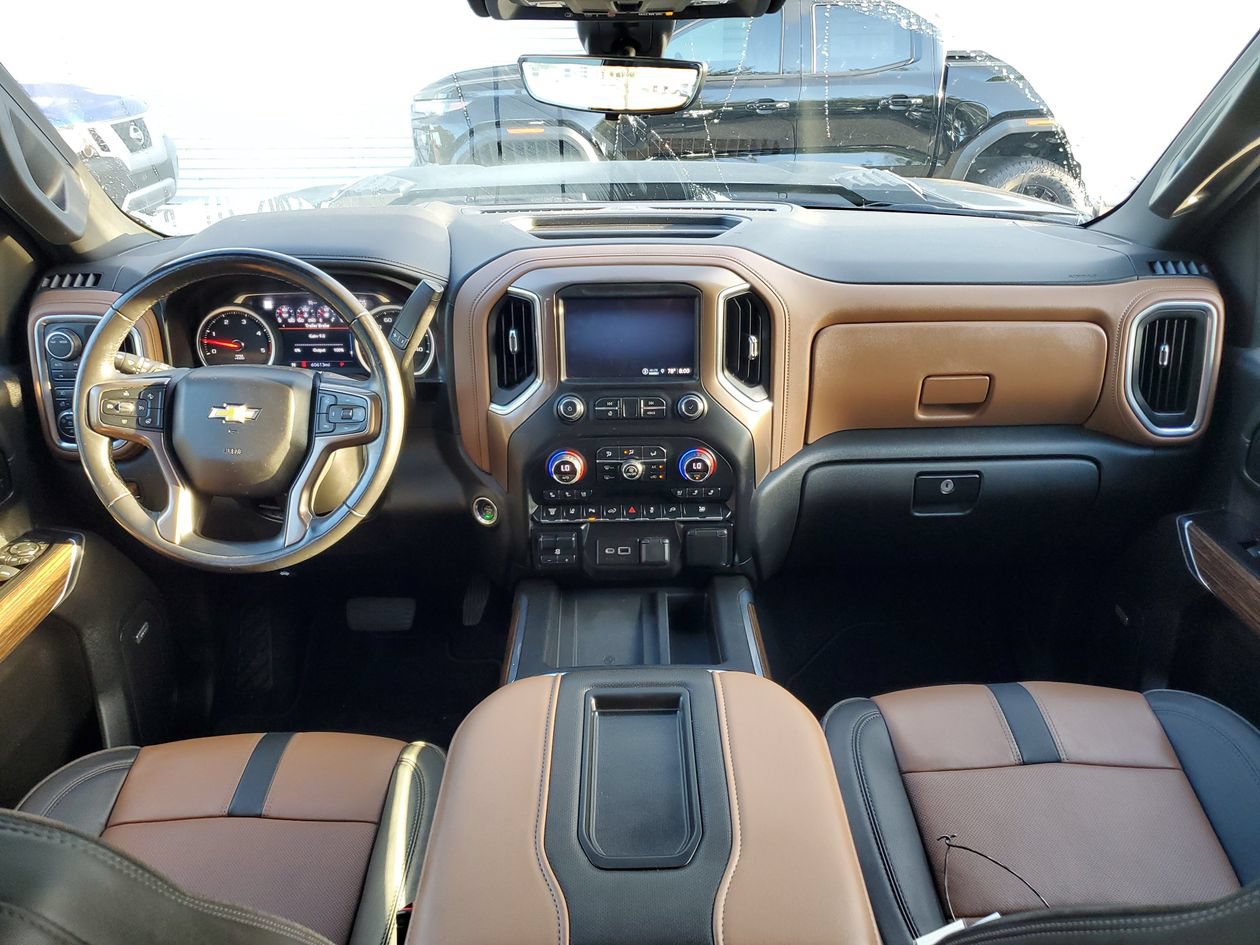 Used 2021 Chevrolet Silverado 3500 High Country w/ Technology Package AWD/4WD image 12