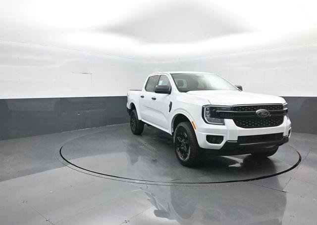 New 2026 Ford Ranger XLT w/ Black Appearance Package AWD/4WD image 3