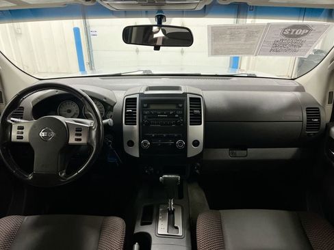 Used 2009 Nissan Frontier PRO-4X w/ Technology Pkg AWD/4WD image 10
