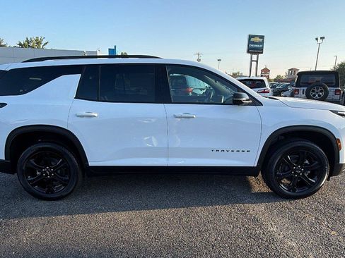 New 2027 Chevrolet Traverse LT w/ Midnight/Sport Edition FWD image 7
