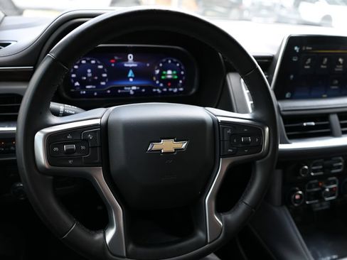 Used 2023 Chevrolet Suburban LT RWD image 9