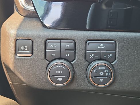 Used 2024 Chevrolet Silverado 1500 RST w/ Dark Appearance Package AWD/4WD image 23