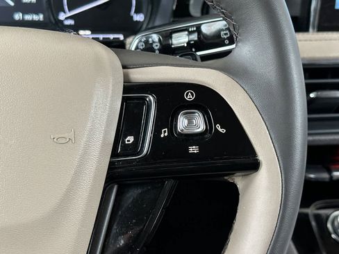 Used 2022 Lincoln Corsair FWD w/ Rear Removable Package Tray image 27