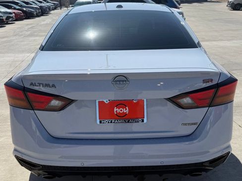 Used 2024 Nissan Altima 2.0 SR FWD image 8