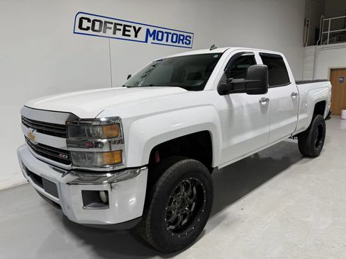 Used 2015 Chevrolet Silverado 2500 LTZ w/ Duramax Plus Package AWD/4WD image 2