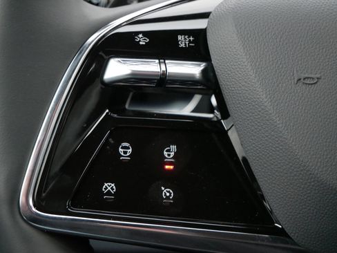 New 2026 Cadillac Lyriq Premium Luxury image 24