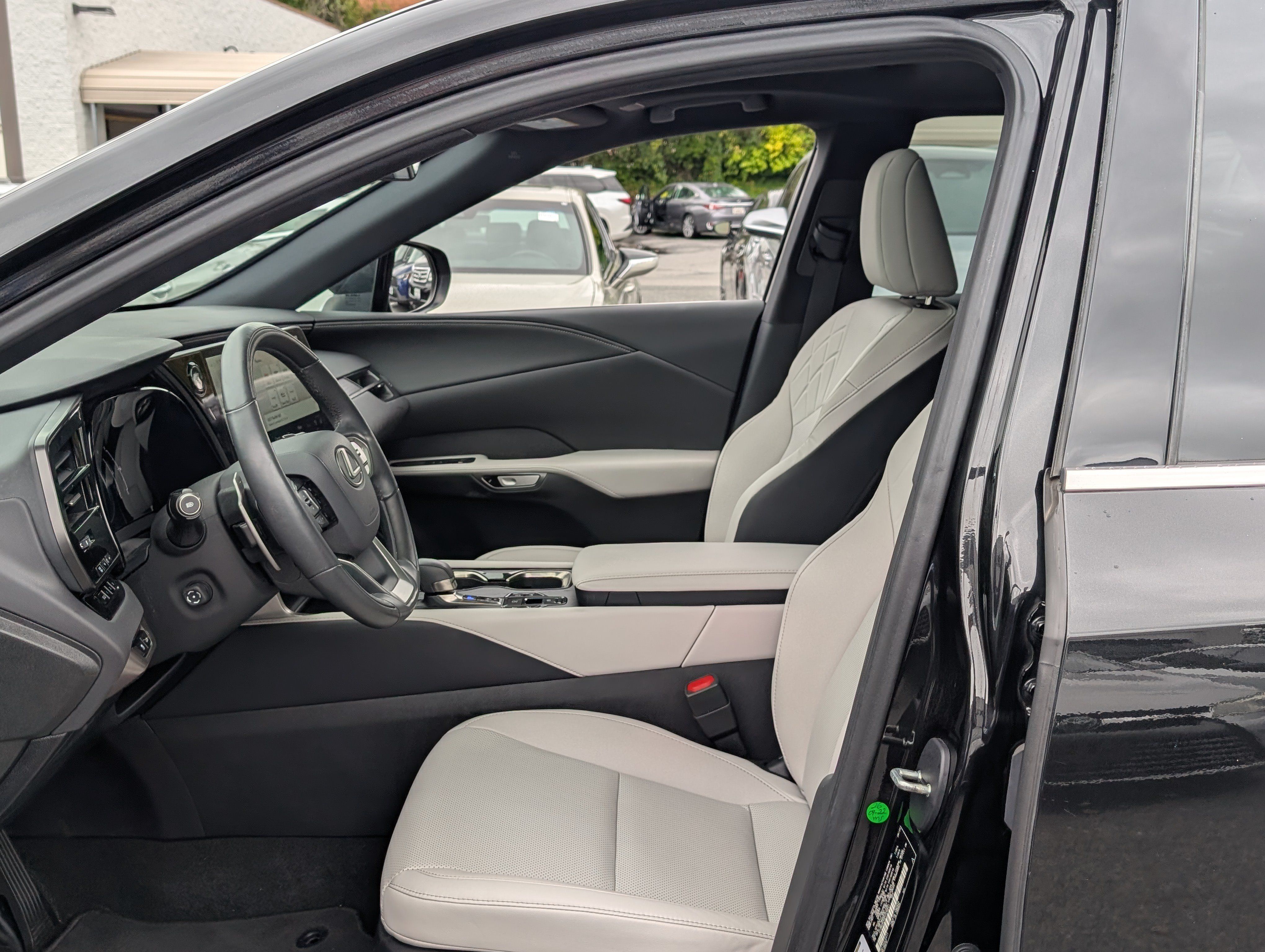 Used 2023 Lexus RX 350 Premium w/ Accessory Package AWD/4WD image 16