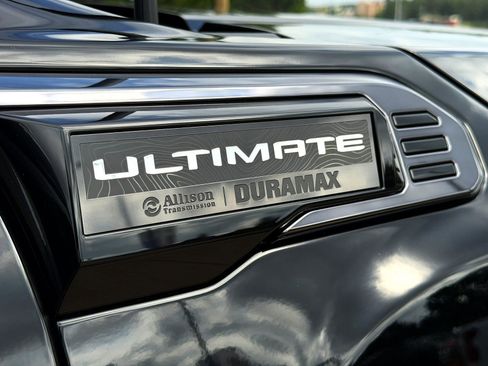 Used 2026 GMC Sierra 2500 Denali Ultimate w/ LPO, Black Badging Package AWD/4WD image 12