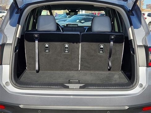 Used 2023 Honda Pilot Touring image 10