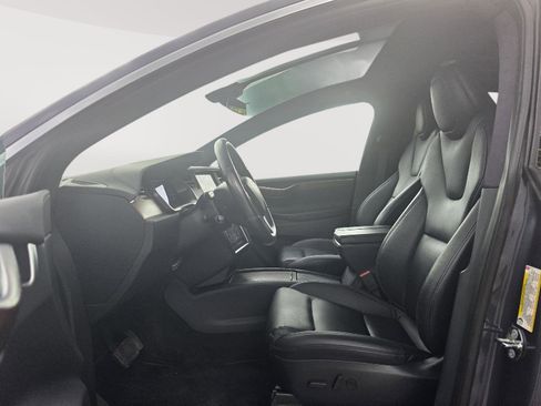 Used 2020 Tesla Model X Long Range image 3