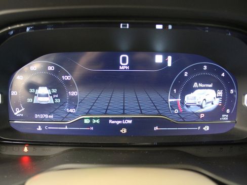 Used 2022 GMC Yukon Denali w/ Denali Premium Package image 25