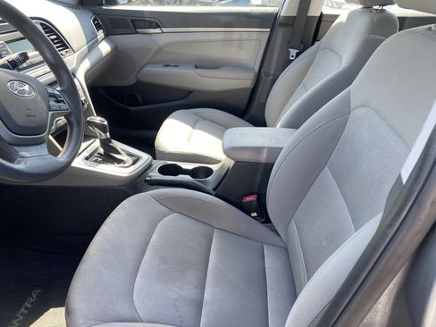Used 2018 Hyundai Elantra SE FWD image 9