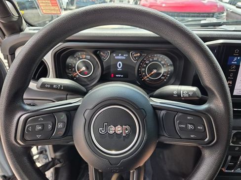 Used 2024 Jeep Gladiator Sport AWD/4WD image 28