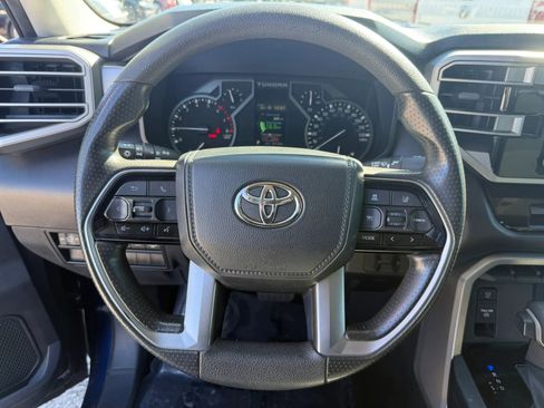 Used 2022 Toyota Tundra SR5 w/ SR5 Convenience Package image 18