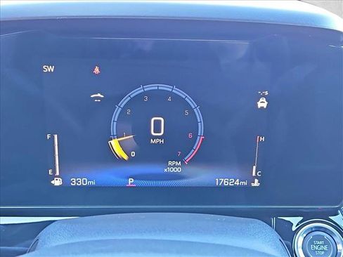 Used 2024 Chevrolet Trax RS w/ Sunroof Package image 14