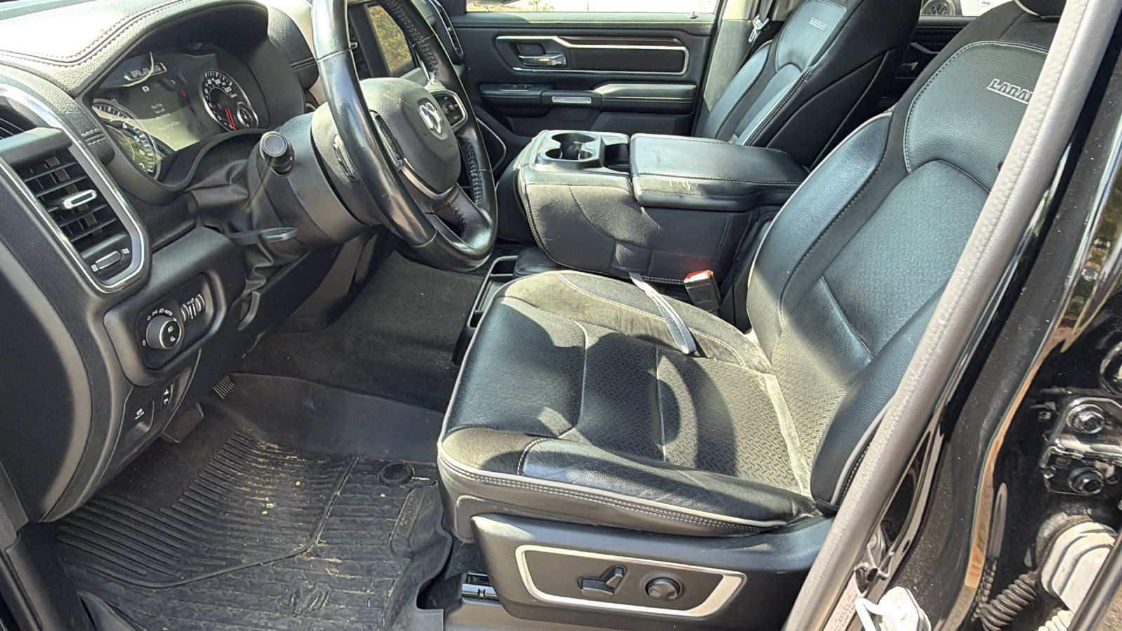 Used 2022 RAM 1500 Laramie RWD image 17