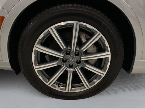 Used 2019 Audi Q7 3.0T Prestige w/ Prestige Package image 19