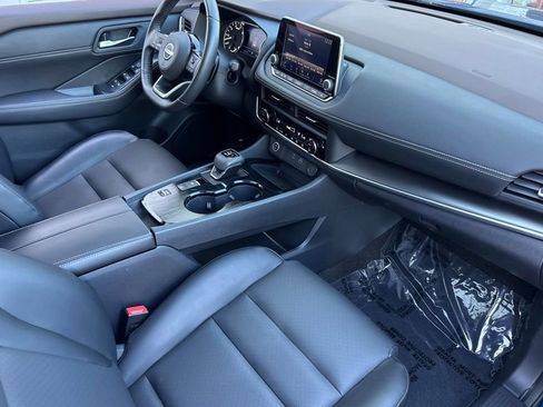 Used 2023 Nissan Rogue SV w/ SV Premium B Package image 14