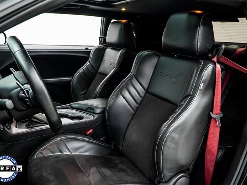 Used 2023 Dodge Challenger SRT Hellcat w/ Driver Convenience Group image 34