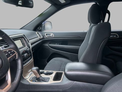 Used 2016 Jeep Grand Cherokee Laredo w/ Quick Order Package 23E image 22