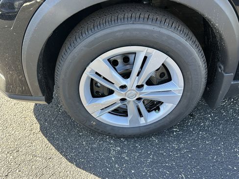 New 2025 Nissan Kicks Play S image 13