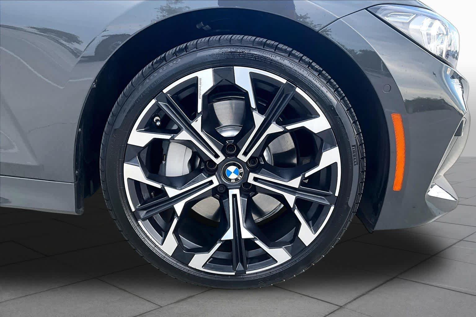 Used 2025 BMW 330i Sedan w/ Premium Package RWD image 10