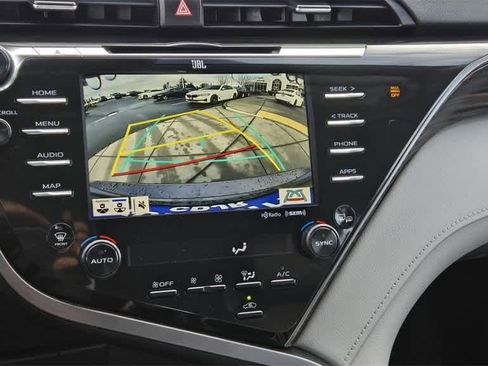 Used 2019 Toyota Camry XLE image 20