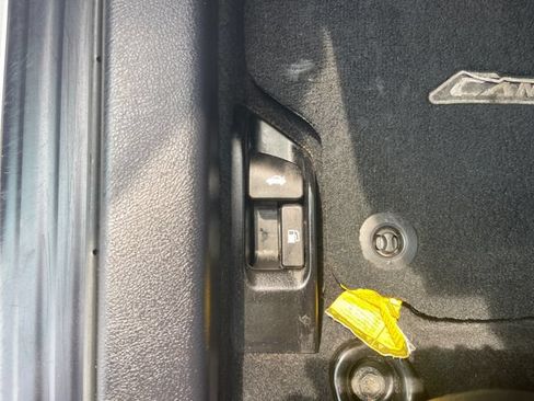 Used 2012 Toyota Camry SE FWD image 29