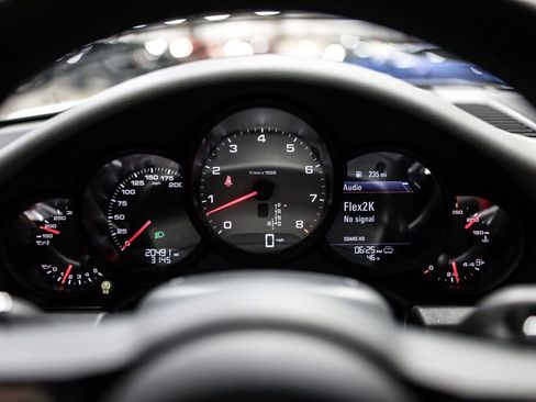 Used 2018 Porsche 911 Targa 4S image 24