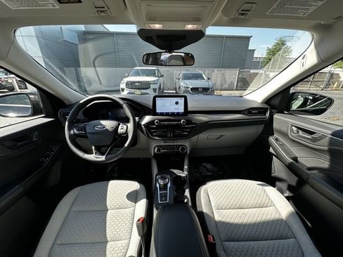 Certified 2023 Ford Escape Active AWD/4WD image 3
