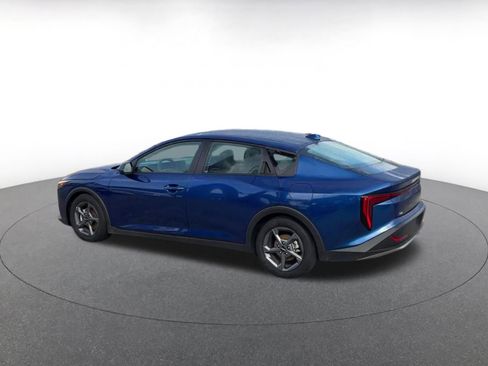 Used 2025 Kia K4 LXS image 8