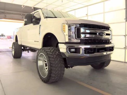 Used 2019 Ford F250 XLT w/ XLT Value Package AWD/4WD image 3