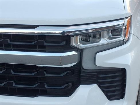 Used 2022 Chevrolet Silverado 1500 LT AWD/4WD image 8