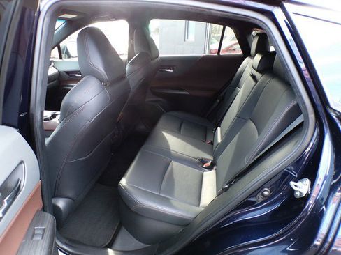 Used 2022 Toyota Venza XLE image 14