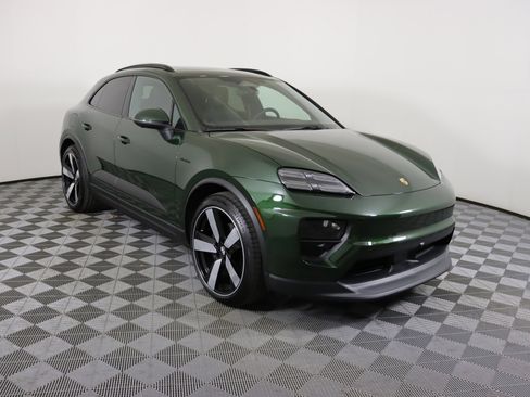Used 2024 Porsche Macan 4 Electric image 8