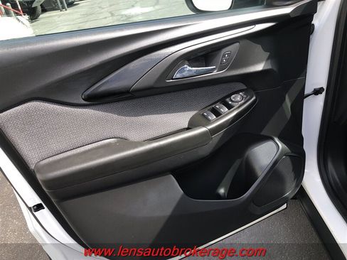 Used 2021 Chevrolet TrailBlazer LT FWD image 9