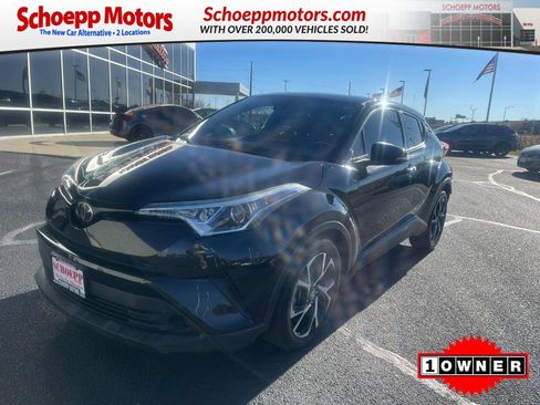 Used 2018 Toyota C-HR XLE image 1