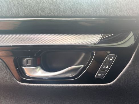 Used 2024 Honda CR-V EX-L image 11