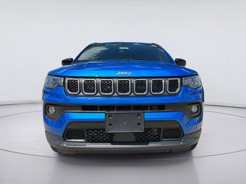 Used 2024 Jeep Compass Latitude AWD/4WD image 9