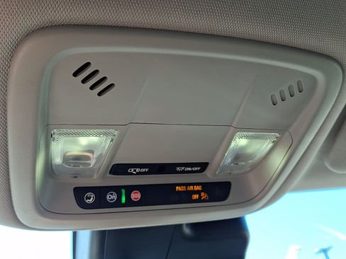 Used 2025 Chevrolet Malibu LT FWD image 32