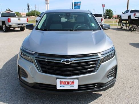 Used 2024 Chevrolet Equinox LS w/ LS Convenience Package FWD image 2