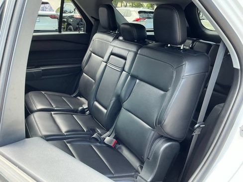 Certified 2023 Ford Explorer XLT w/ Equipment Group 202A AWD/4WD image 25
