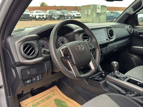 Used 2020 Toyota Tacoma TRD Off-Road image 10